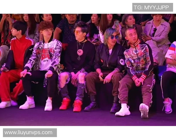 周延踢足球的激情与坚持展现了运动精神的魅力与团队合作的重要性